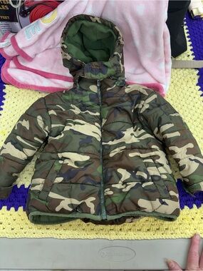 Athletic works camo puffer jacket w/ removable hat size 24 months